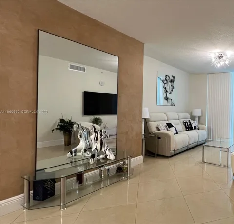 16699 Collins Ave #4204