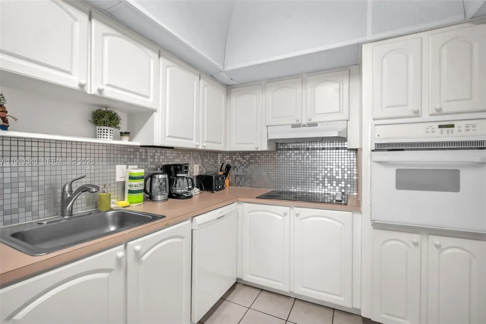 3801 S Ocean Dr #2W Hollywood, FL 33019