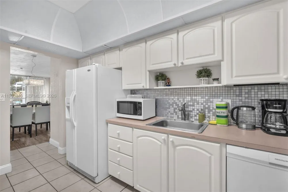 3801 S Ocean Dr #2W Hollywood, FL 33019