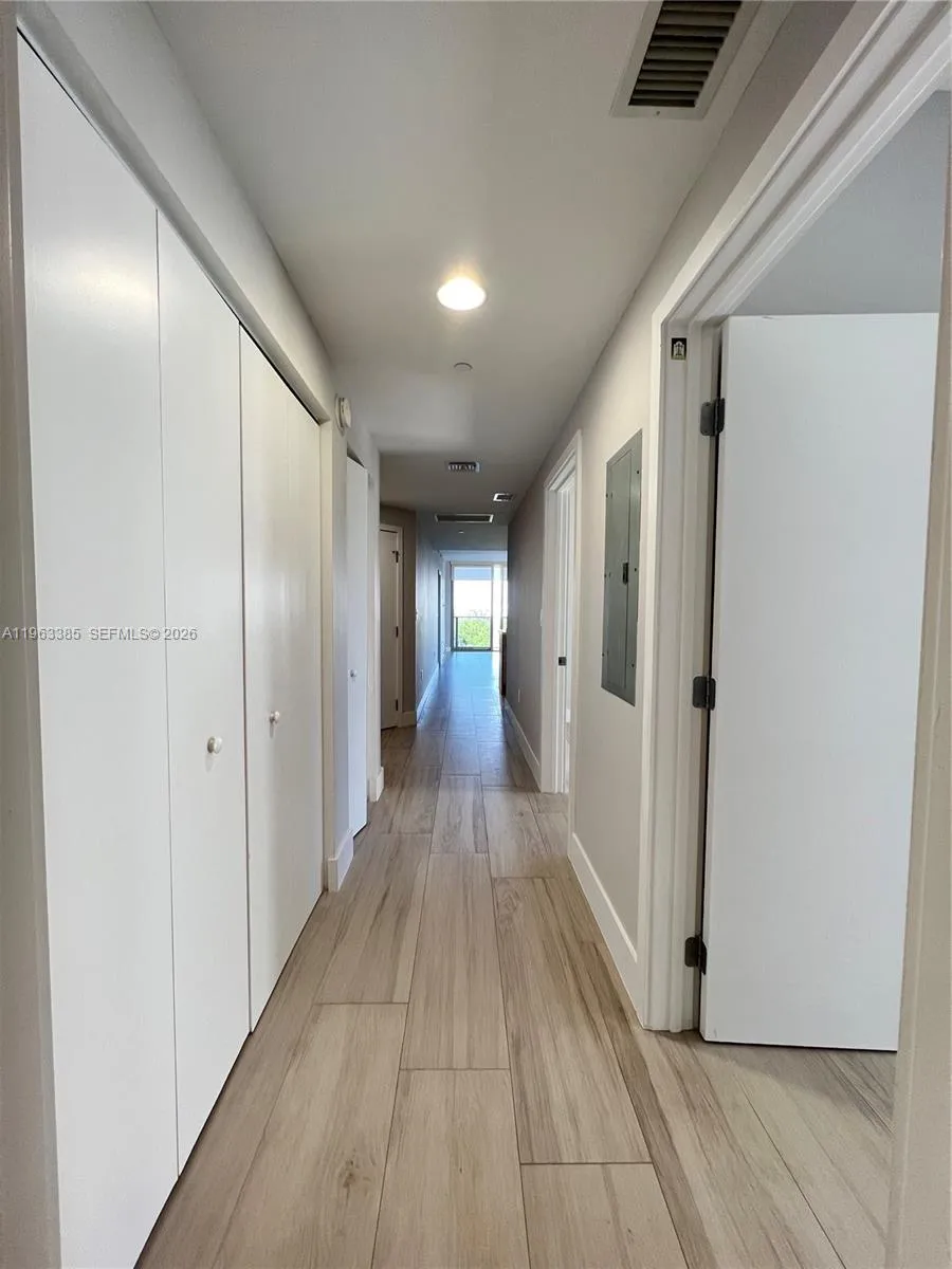 16385 Biscayne Blvd #607 North Miami Beach, FL 33160