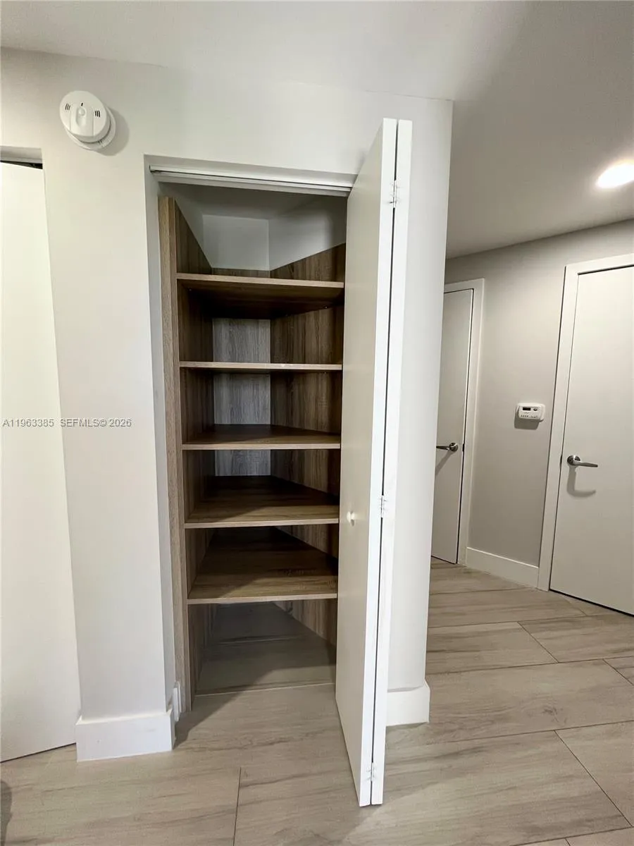 16385 Biscayne Blvd #607 North Miami Beach, FL 33160