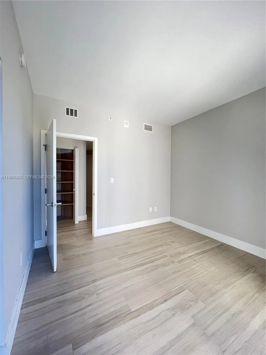 16385 Biscayne Blvd #607 North Miami Beach, FL 33160