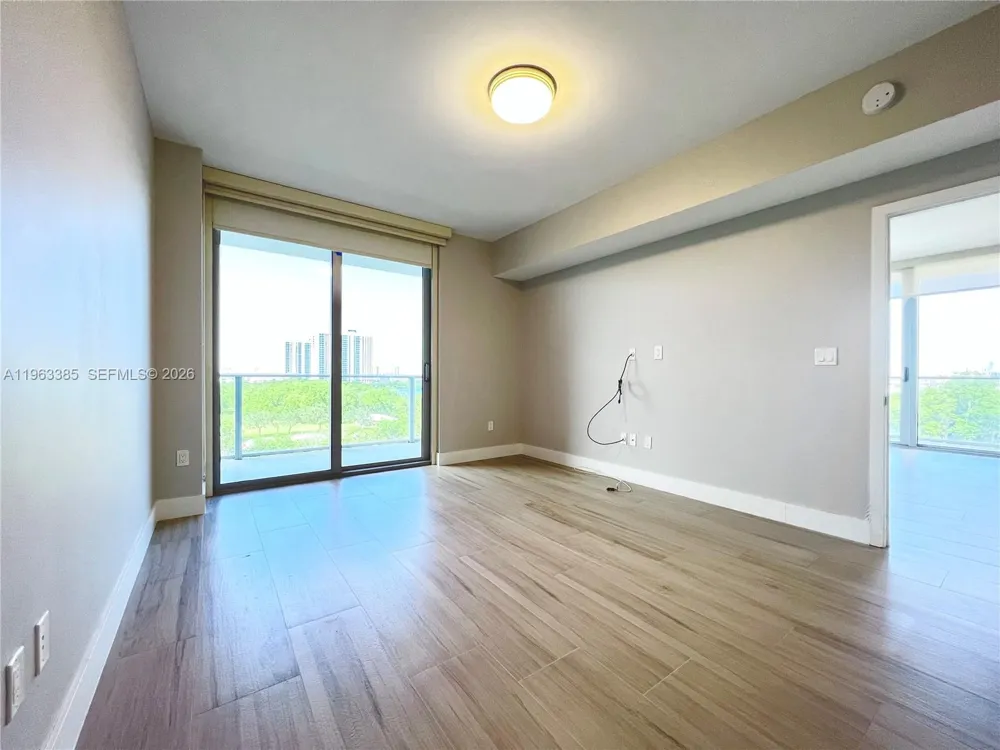 16385 Biscayne Blvd #607 North Miami Beach, FL 33160