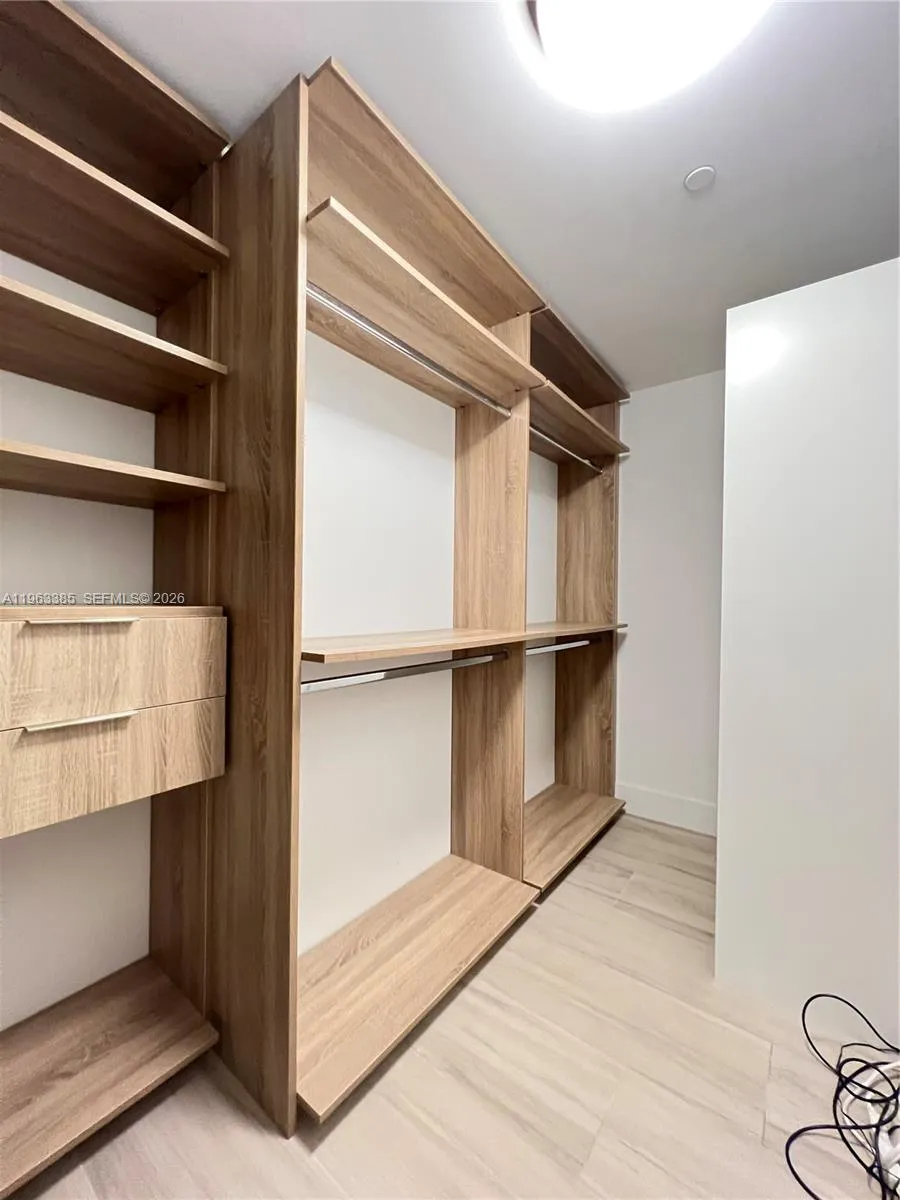 16385 Biscayne Blvd #607 North Miami Beach, FL 33160
