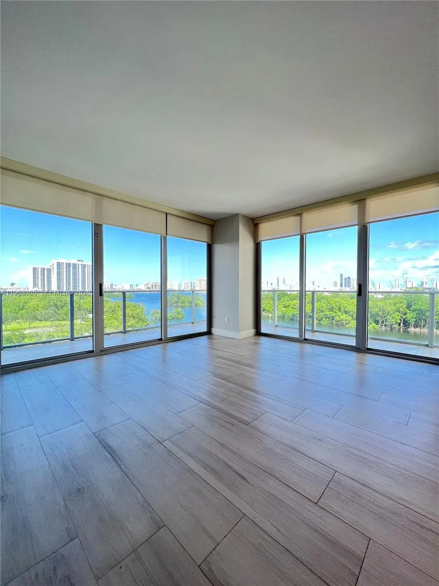 16385 Biscayne Blvd #607 North Miami Beach, FL 33160