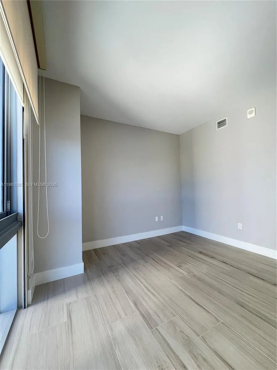 16385 Biscayne Blvd #607 North Miami Beach, FL 33160