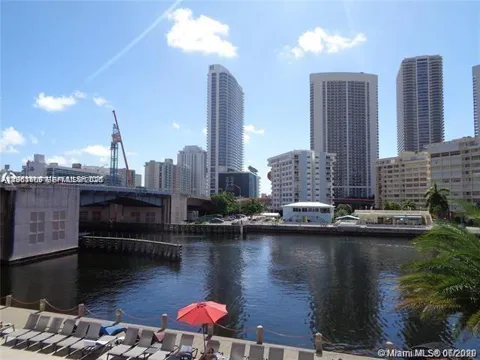 2600 E Hallandale Beach Blvd #T301