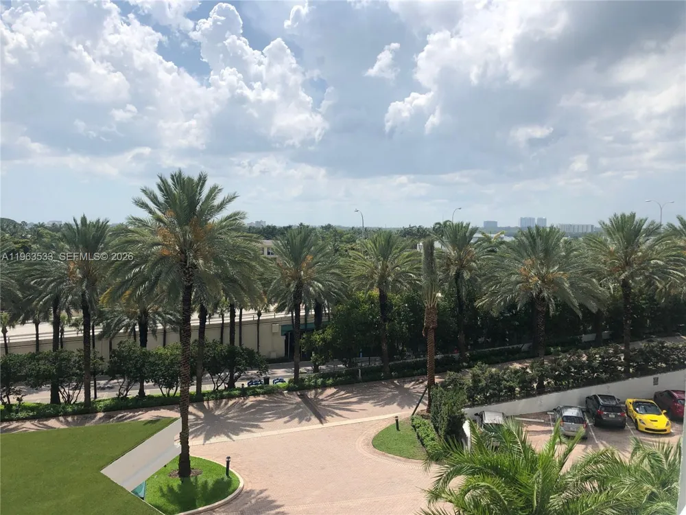 10275 Collins Ave #427 Bal Harbour, FL 33154
