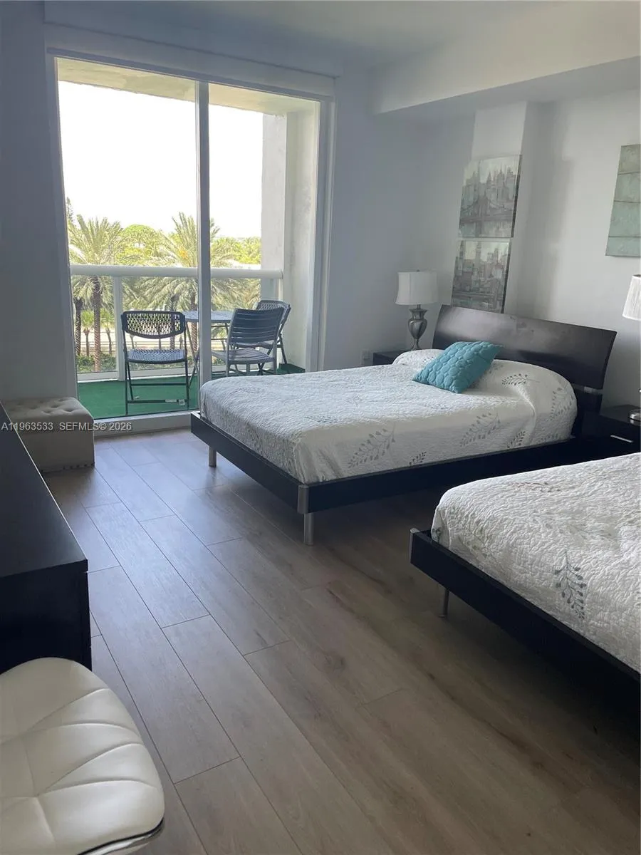 10275 Collins Ave #427 Bal Harbour, FL 33154