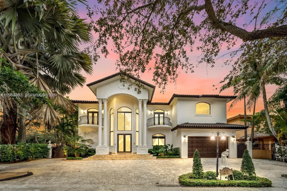 8200 NW 163rd St Miami Lakes, FL 33016