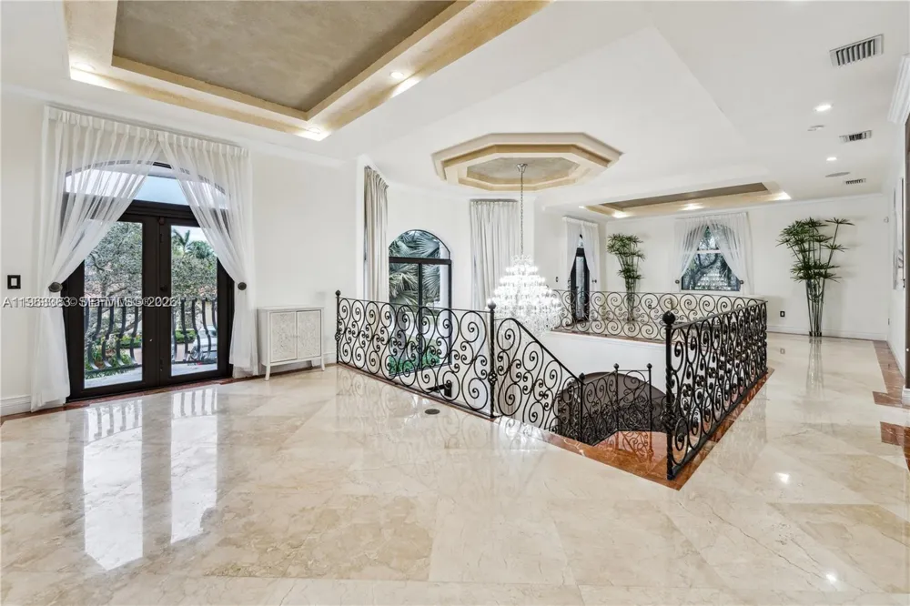 8200 NW 163rd St Miami Lakes, FL 33016