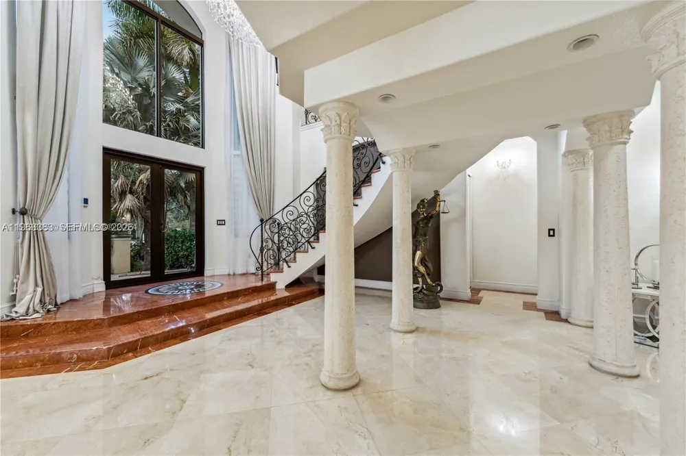 8200 NW 163rd St Miami Lakes, FL 33016