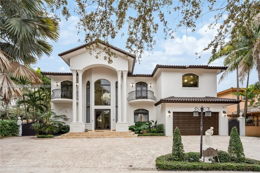 8200 NW 163rd St Miami Lakes, FL 33016