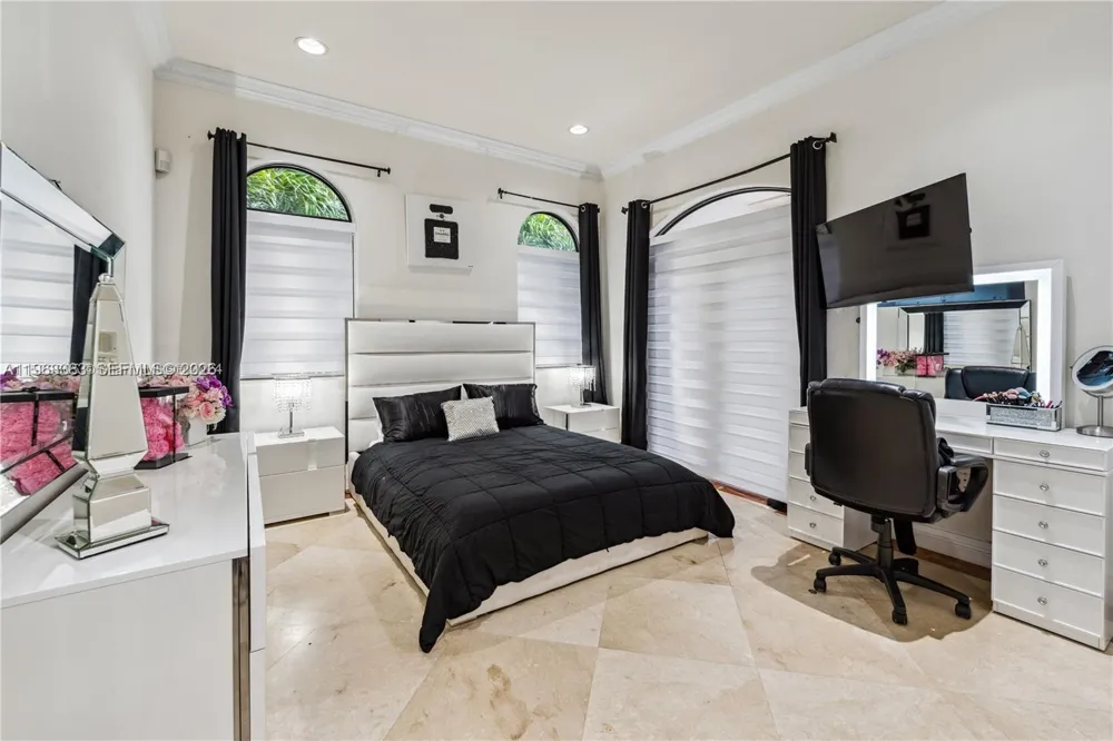 8200 NW 163rd St Miami Lakes, FL 33016