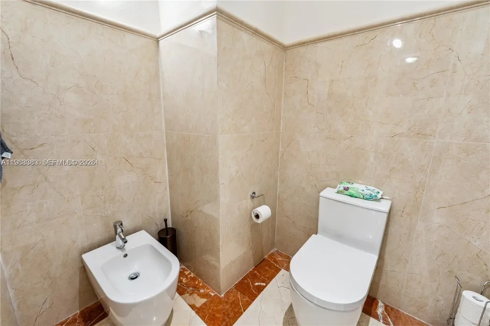 8200 NW 163rd St Miami Lakes, FL 33016