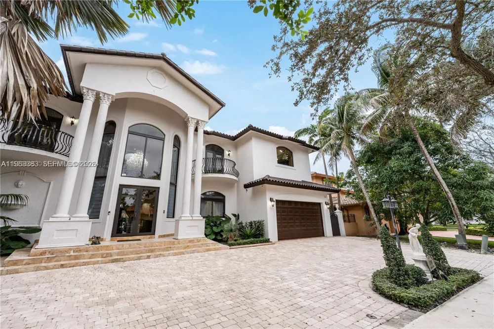 8200 NW 163rd St Miami Lakes, FL 33016