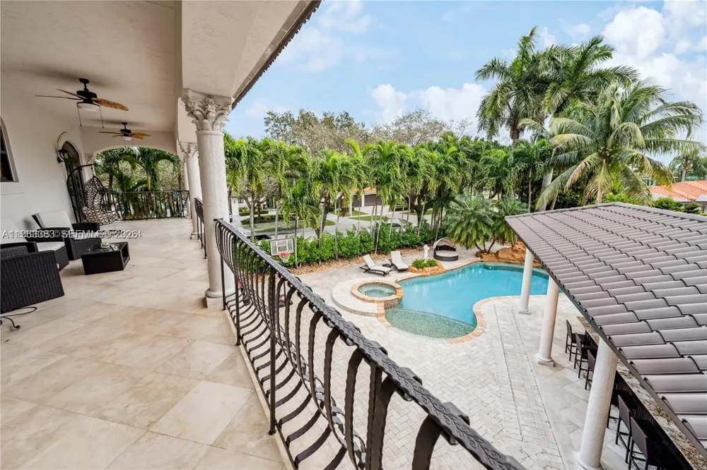 8200 NW 163rd St Miami Lakes, FL 33016