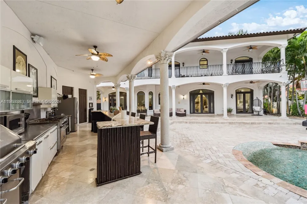 8200 NW 163rd St Miami Lakes, FL 33016