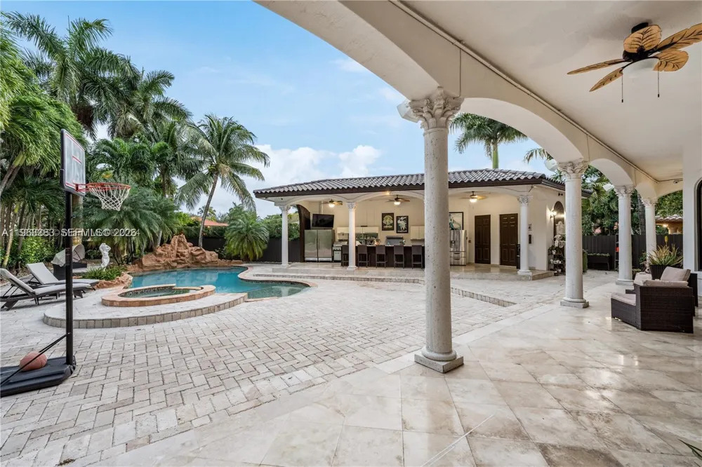 8200 NW 163rd St Miami Lakes, FL 33016