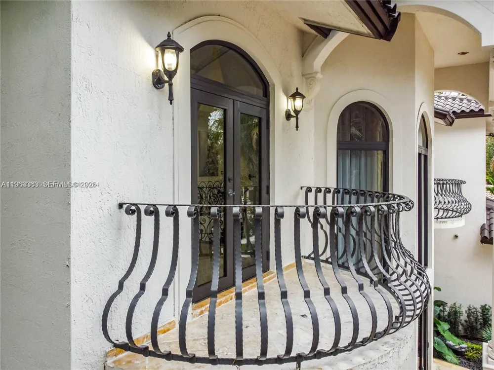 8200 NW 163rd St Miami Lakes, FL 33016