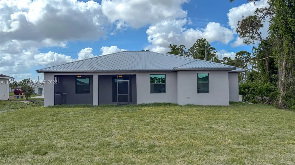 417 Paddock St Lehigh Acres, FL 33974