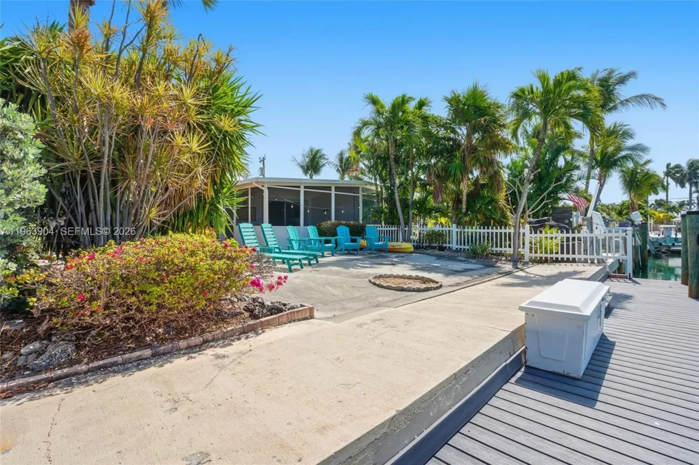 151 10th St Key Colony, FL 33051