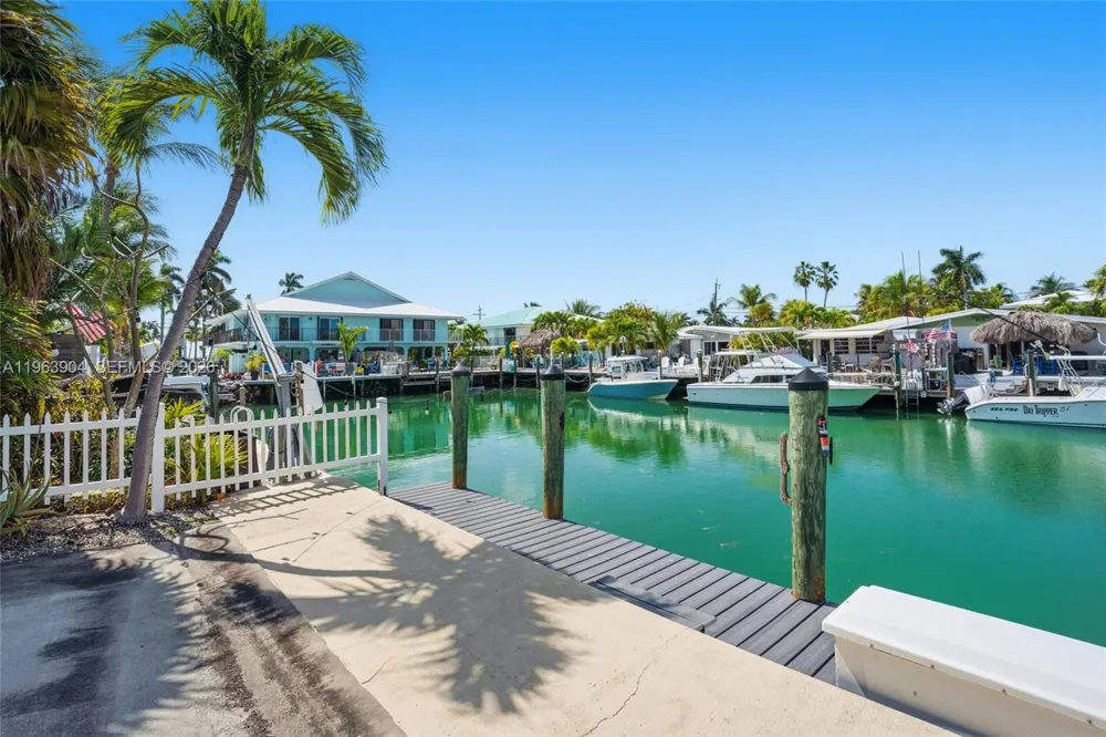 151 10th St Key Colony, FL 33051