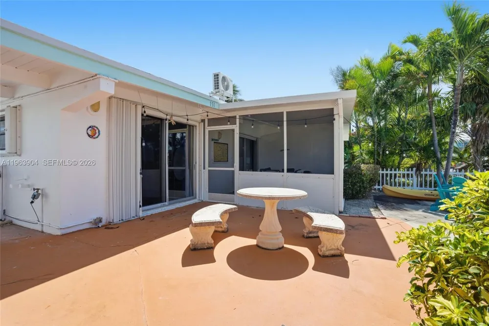 151 10th St Key Colony, FL 33051