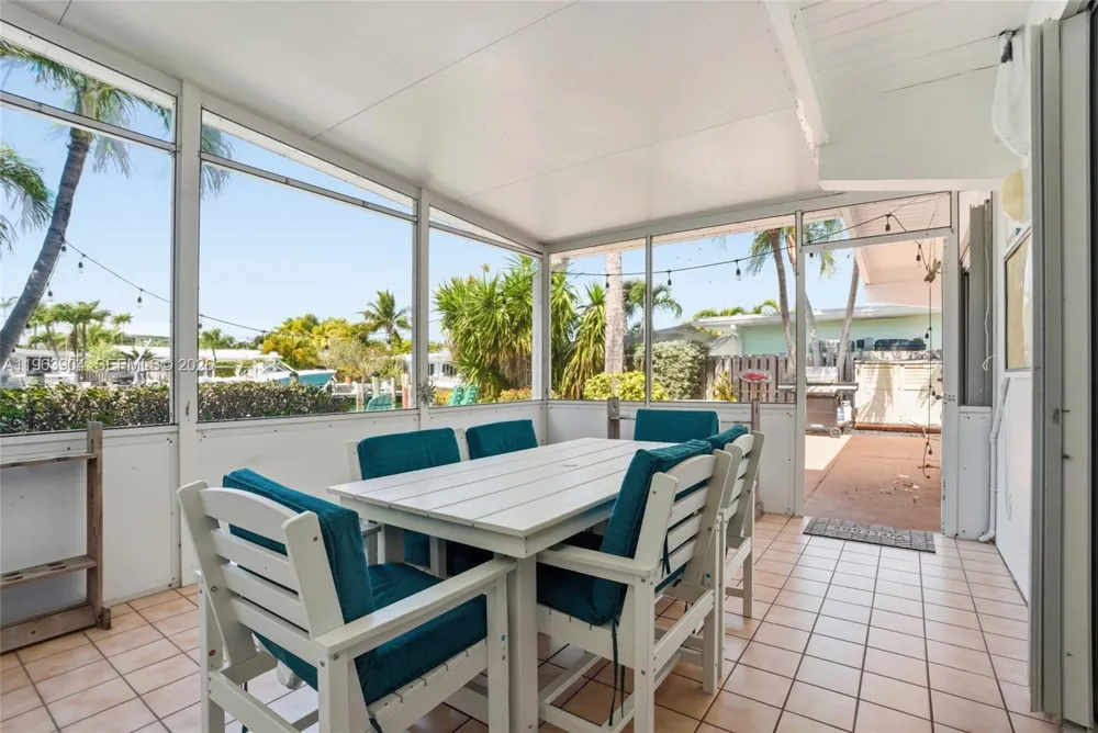 151 10th St Key Colony, FL 33051