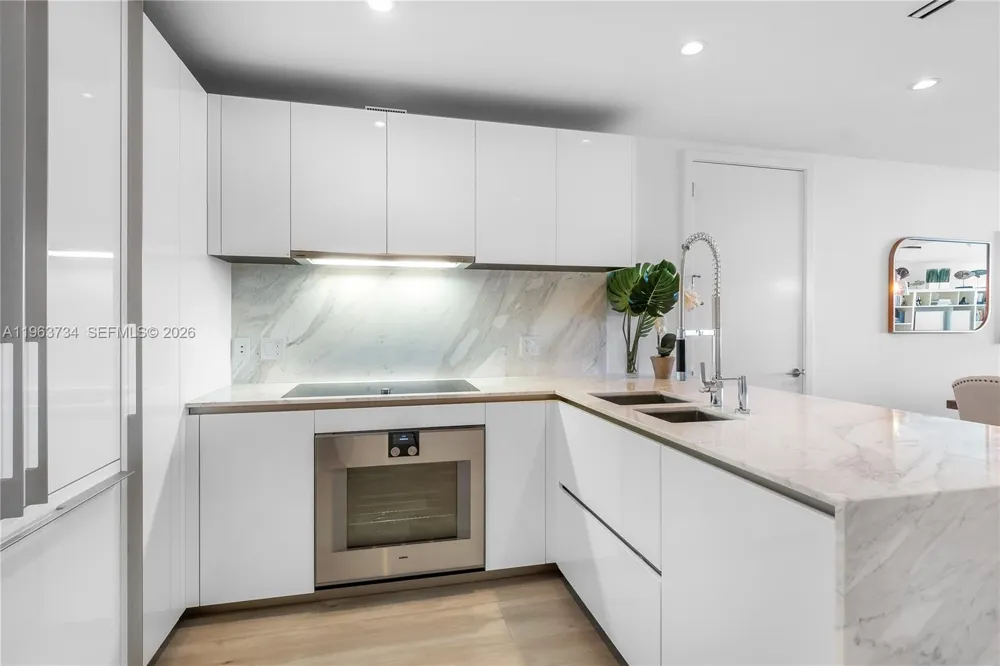 10201 Collins Ave #1205 Bal Harbour, FL 33154