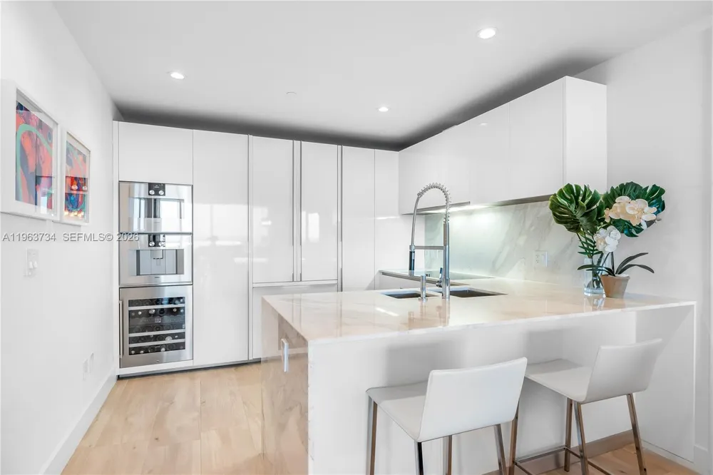 10201 Collins Ave #1205 Bal Harbour, FL 33154