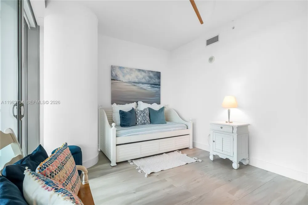 10201 Collins Ave #1205 Bal Harbour, FL 33154