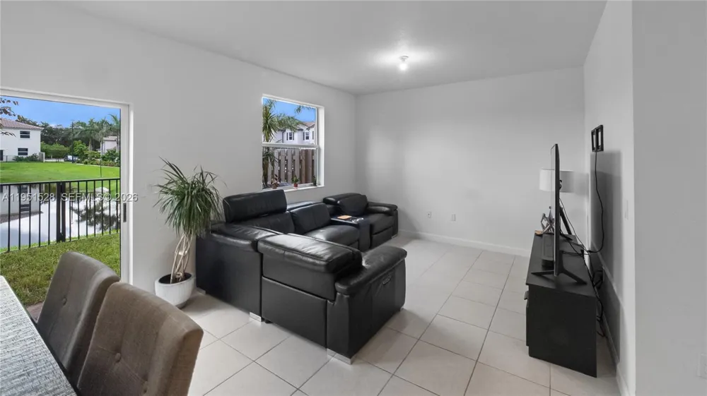 5544 NW 27th Pl Lauderhill, FL 33313