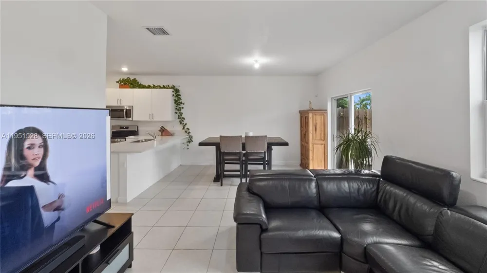 5544 NW 27th Pl Lauderhill, FL 33313