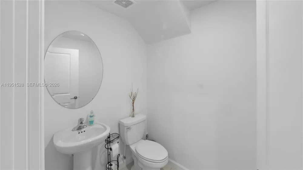 5544 NW 27th Pl Lauderhill, FL 33313