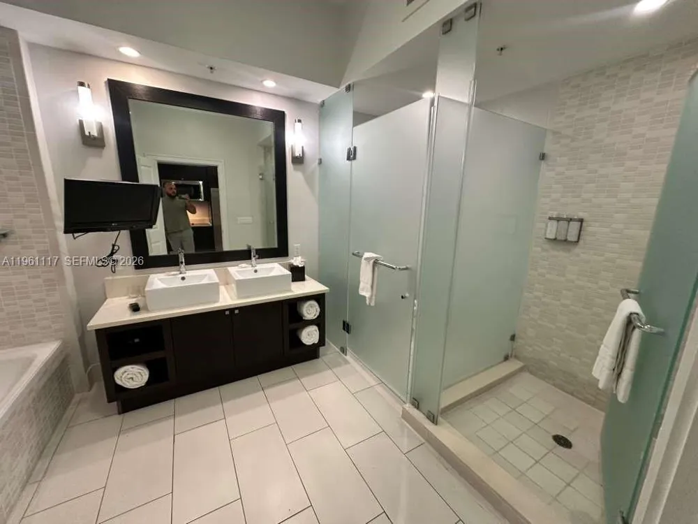 5300 NW 87th Ave #910 Doral, FL 33178