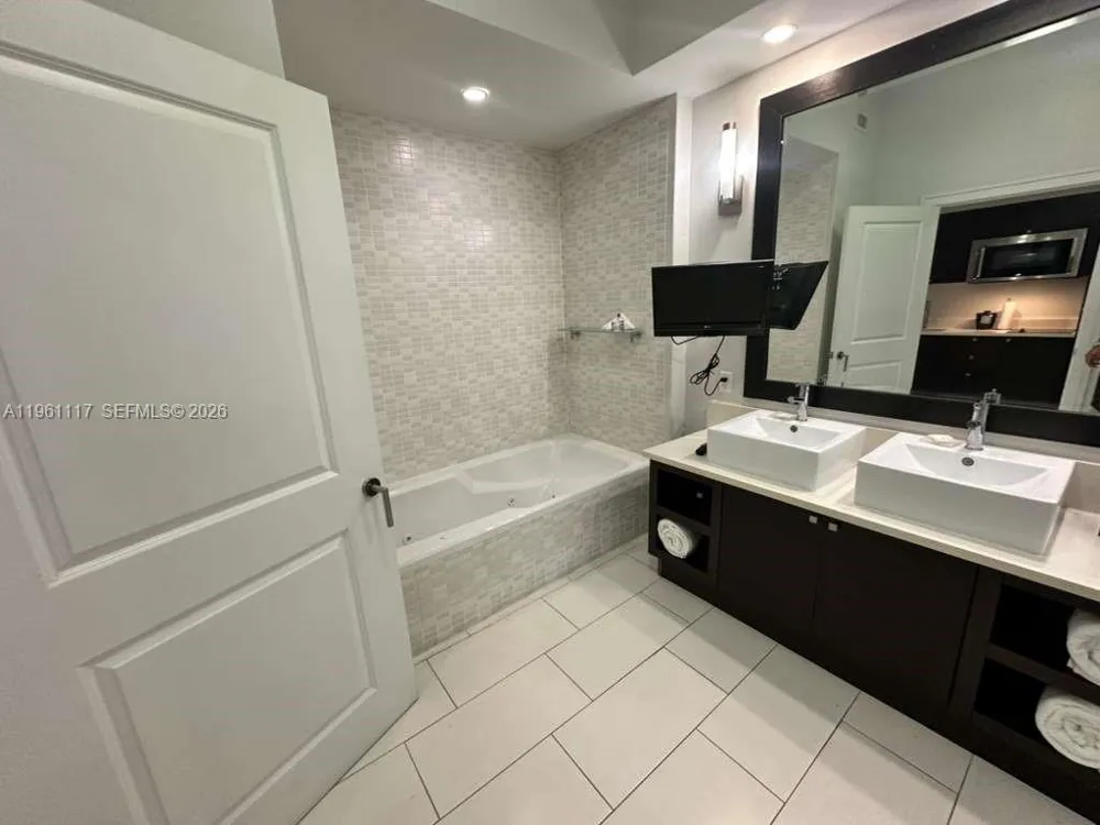 5300 NW 87th Ave #910 Doral, FL 33178