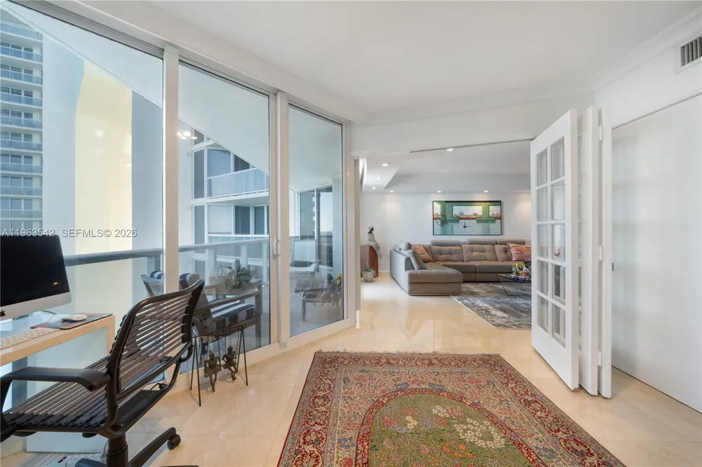 19333 E Collins Ave #1202 Sunny Isles Beach, FL 33160
