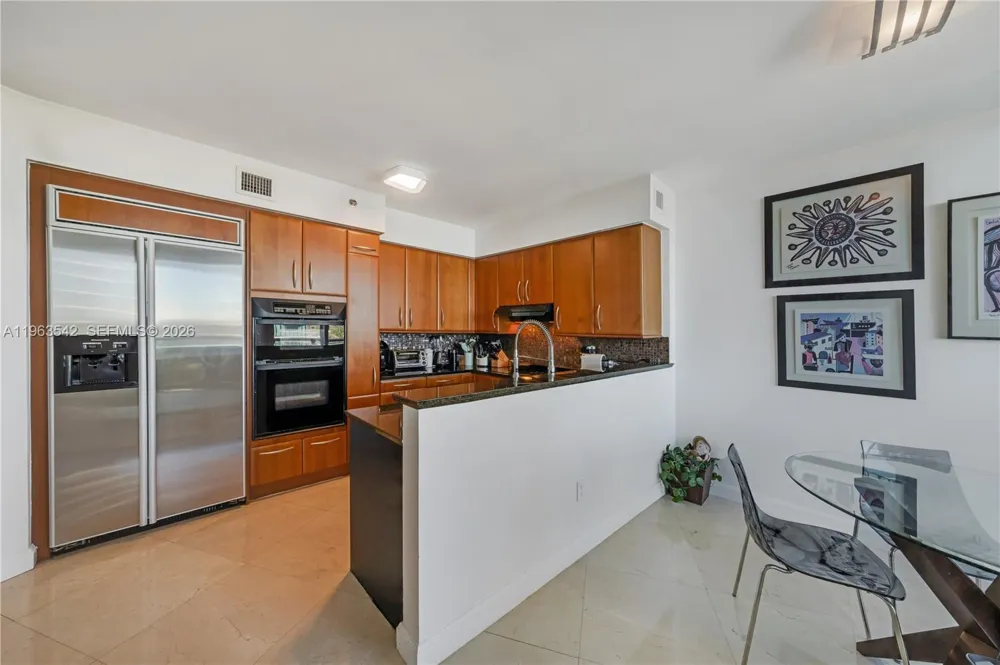 19333 E Collins Ave #1202 Sunny Isles Beach, FL 33160
