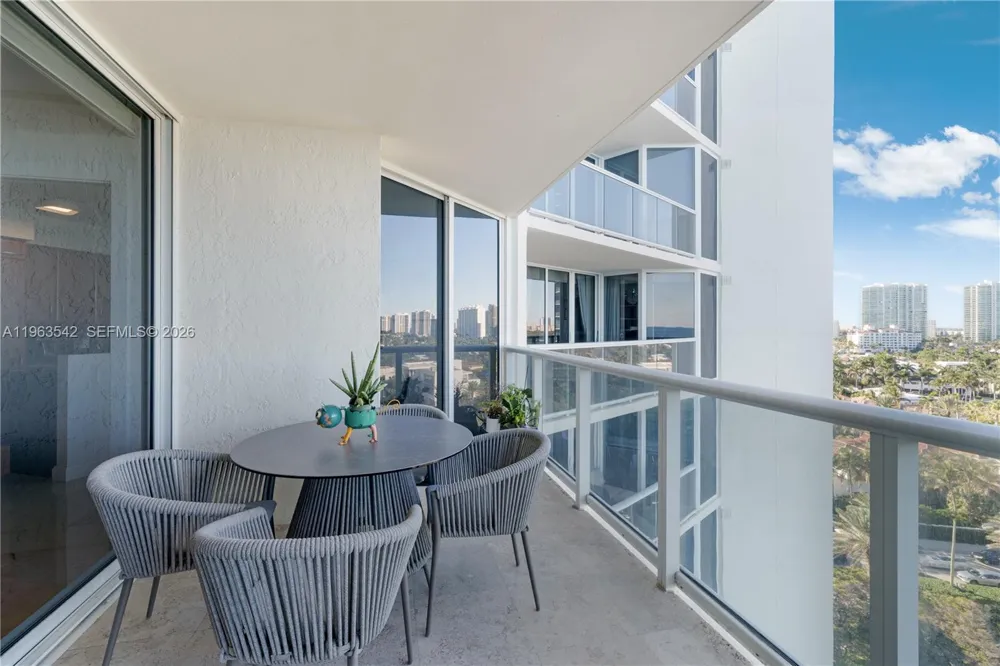 19333 E Collins Ave #1202 Sunny Isles Beach, FL 33160