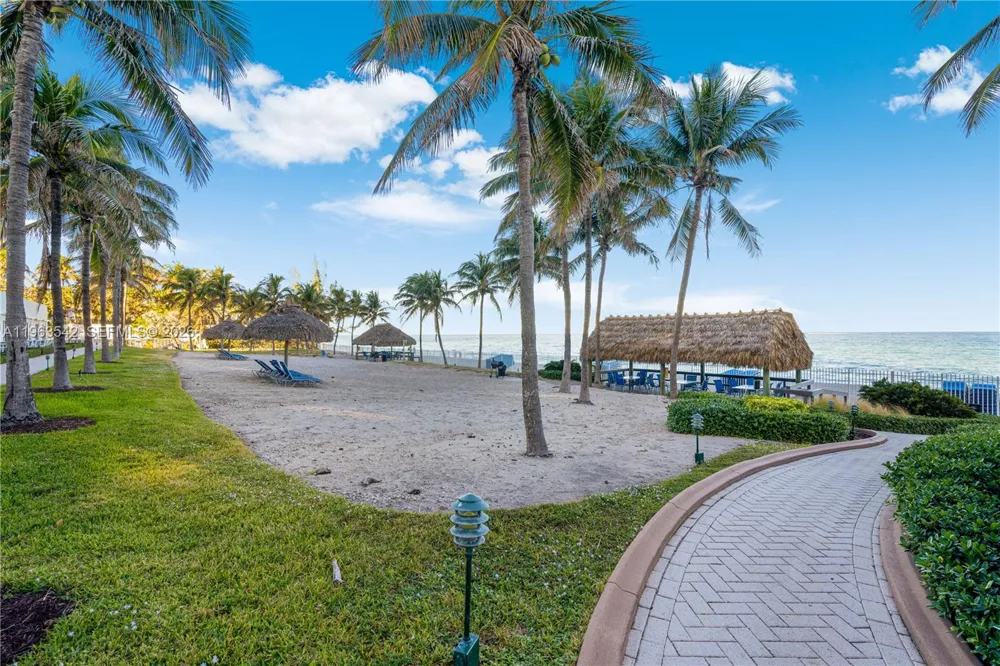 19333 E Collins Ave #1202 Sunny Isles Beach, FL 33160