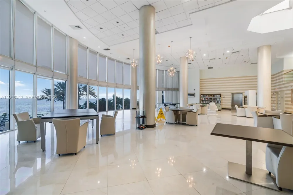 19333 E Collins Ave #1202 Sunny Isles Beach, FL 33160