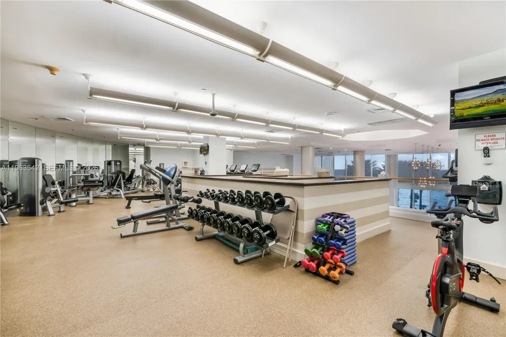 19333 E Collins Ave #1202 Sunny Isles Beach, FL 33160
