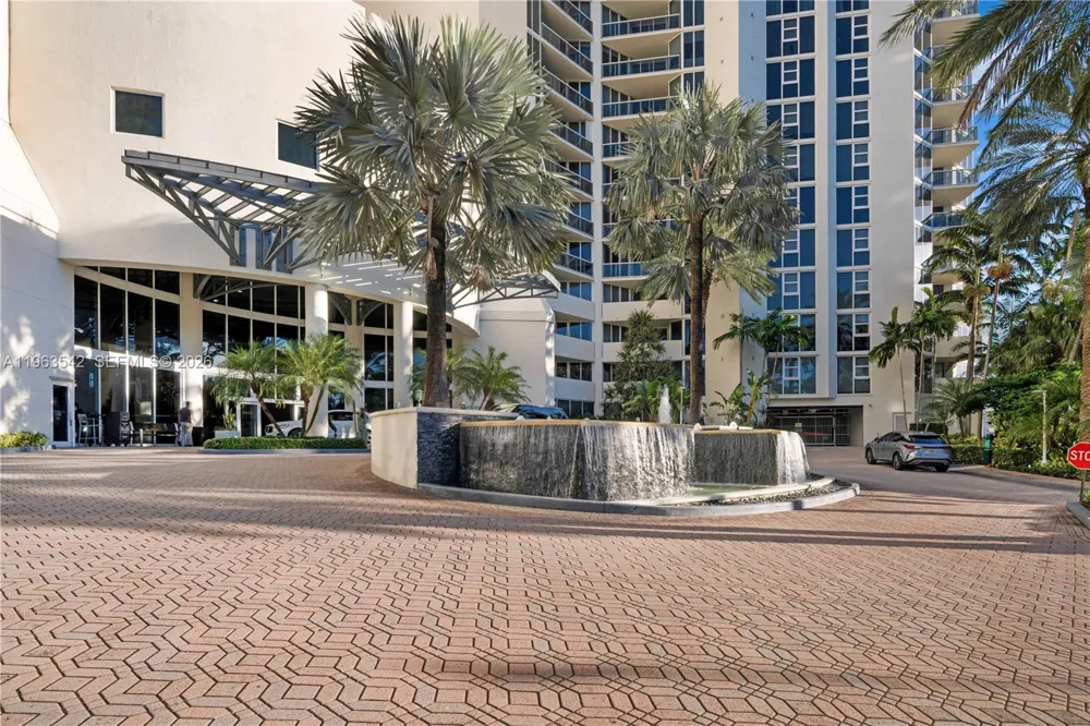 19333 E Collins Ave #1202 Sunny Isles Beach, FL 33160