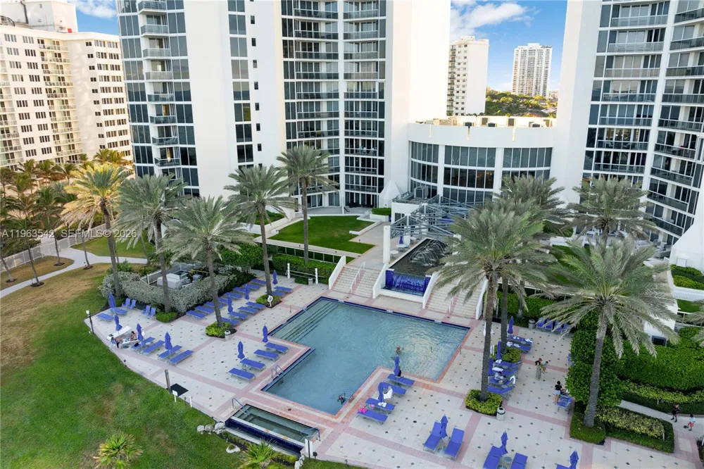 19333 E Collins Ave #1202 Sunny Isles Beach, FL 33160