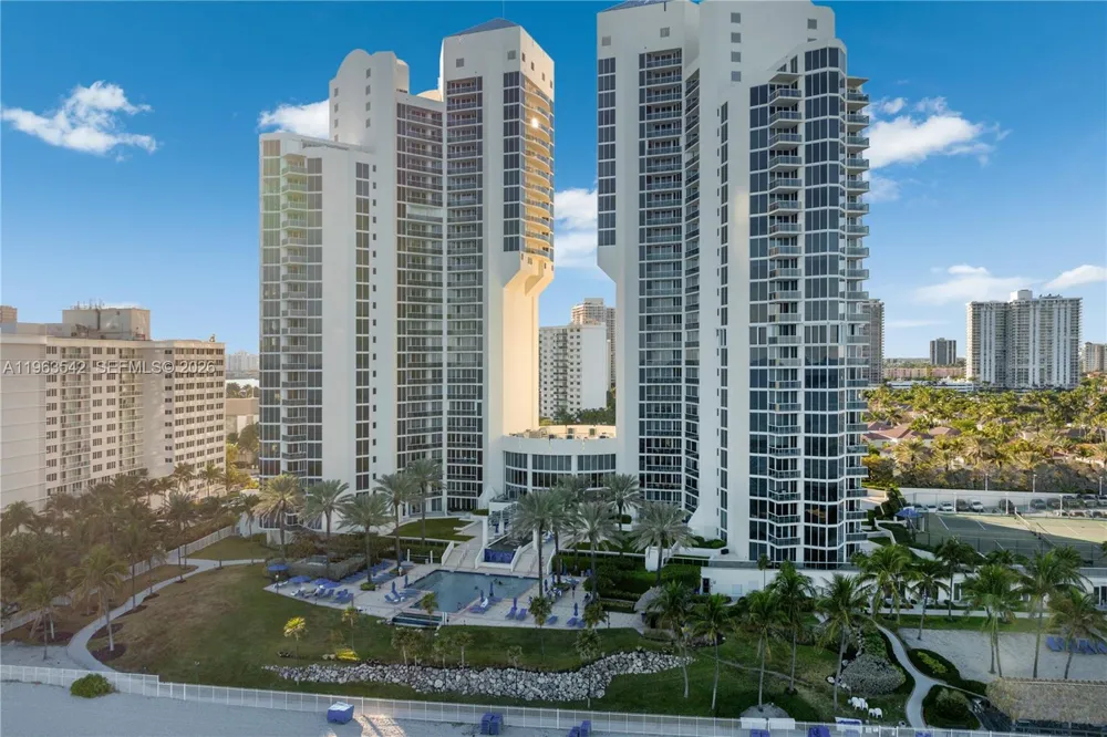 19333 E Collins Ave #1202 Sunny Isles Beach, FL 33160