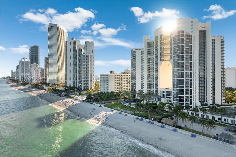 19333 E Collins Ave #1202 Sunny Isles Beach, FL 33160