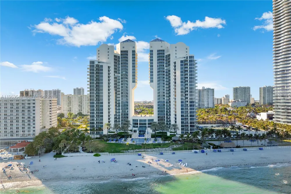 19333 E Collins Ave #1202 Sunny Isles Beach, FL 33160