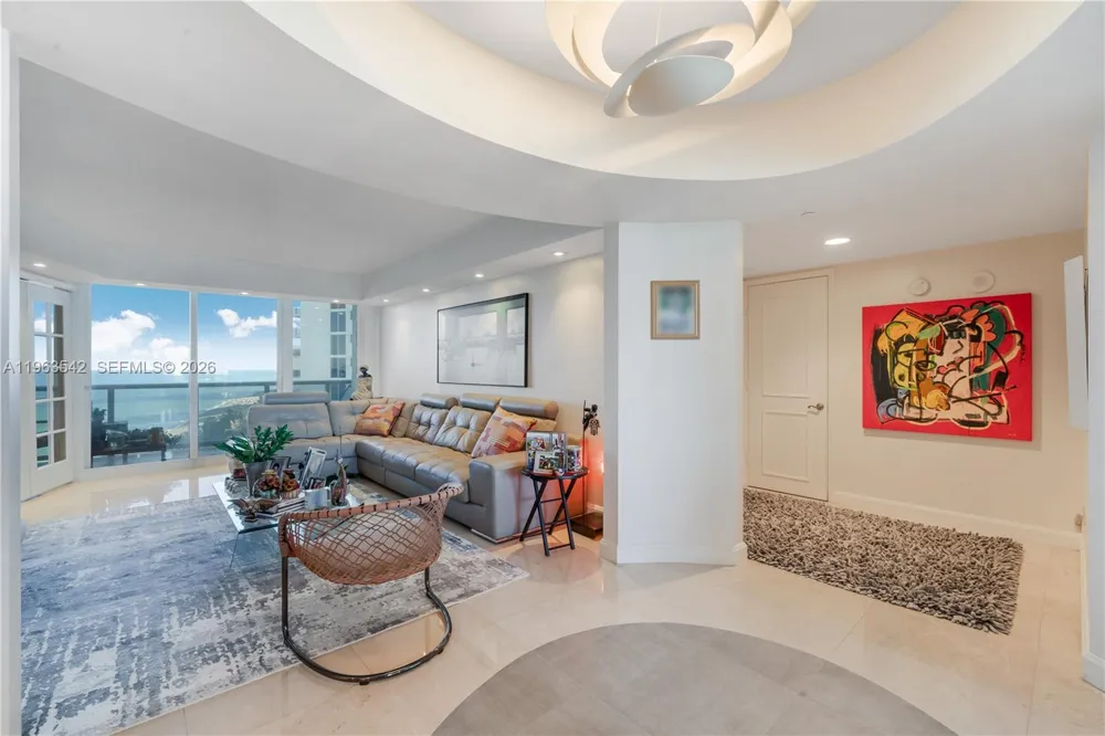 19333 E Collins Ave #1202 Sunny Isles Beach, FL 33160