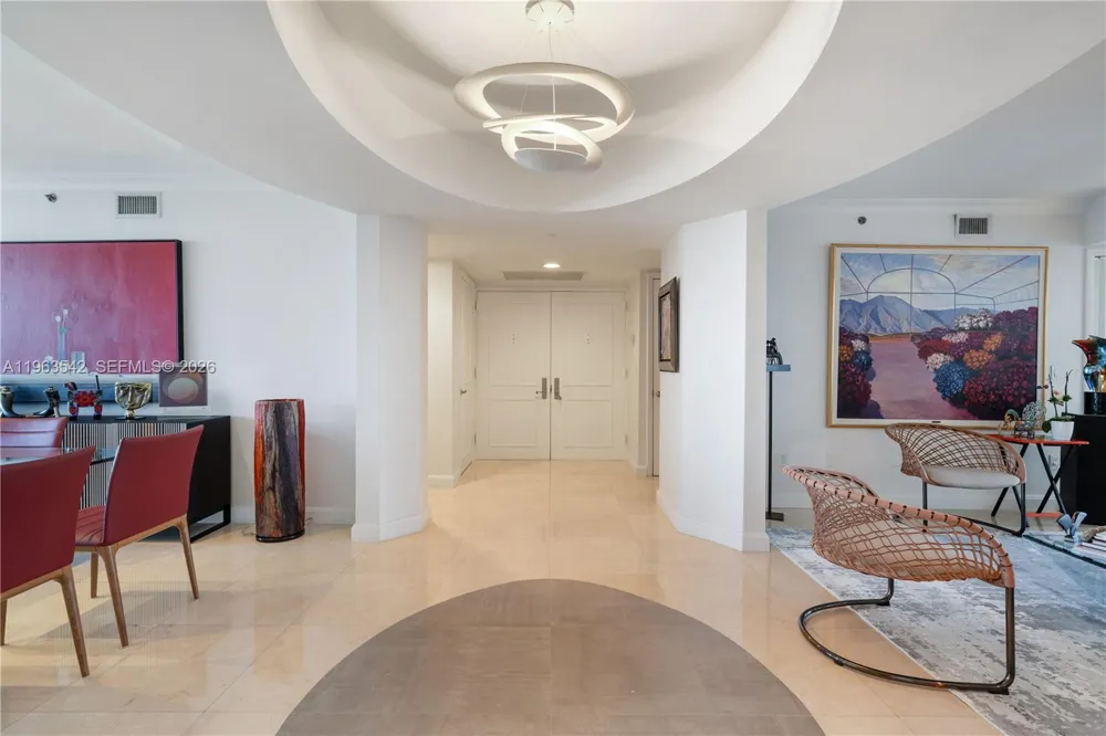 19333 E Collins Ave #1202 Sunny Isles Beach, FL 33160